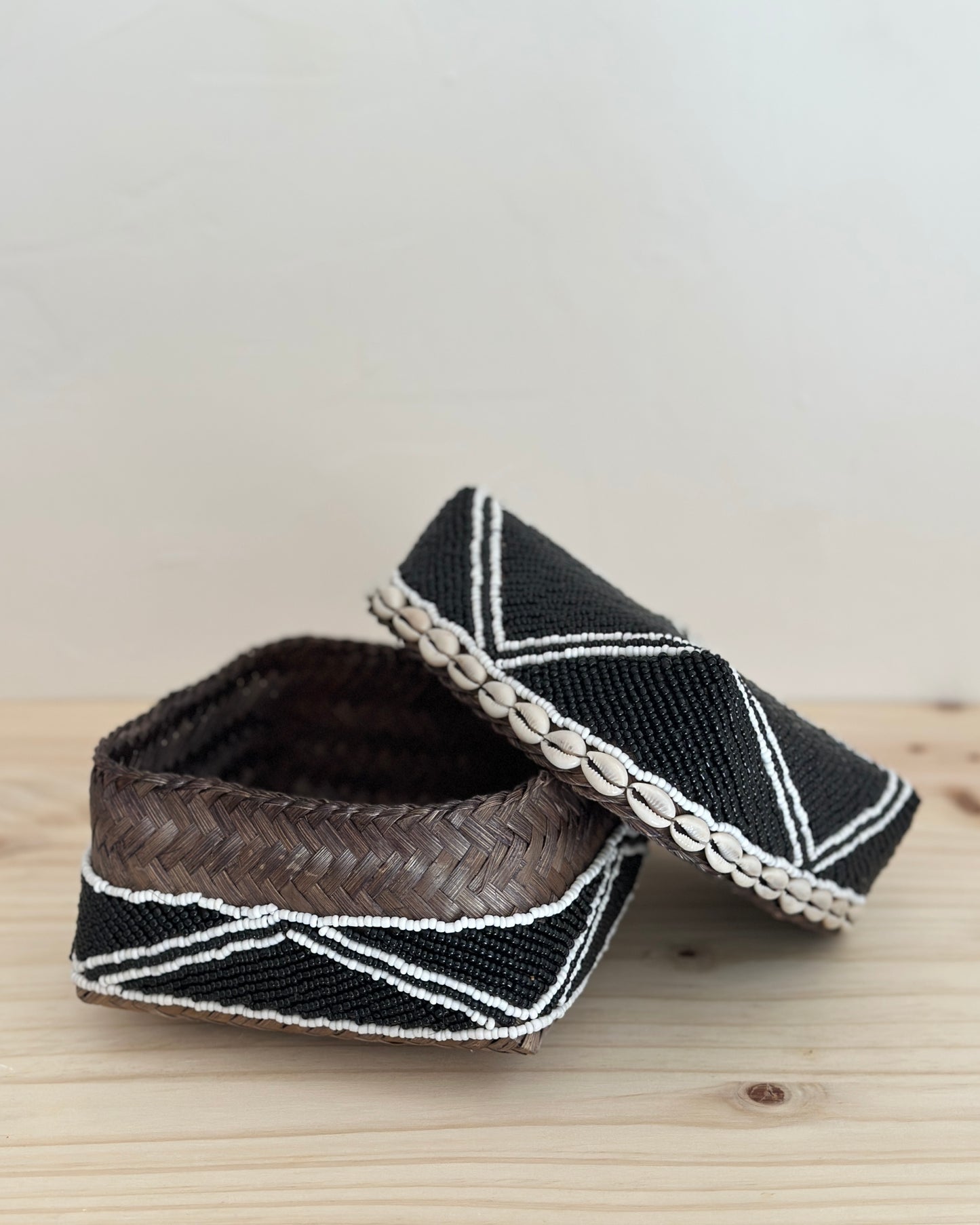 Black & White Beaded Keben
